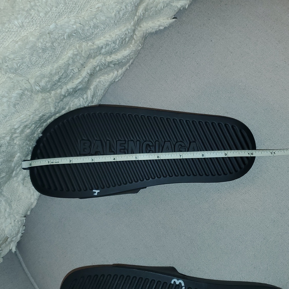BALENCIAGA Cities New York Logo Slides - Picture 12 of 14